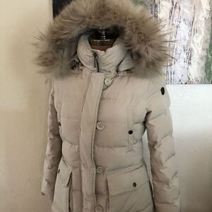 GIMO’S 6D180 Light Tan Cream Down Fur Trim Hooded Puffer Jacket